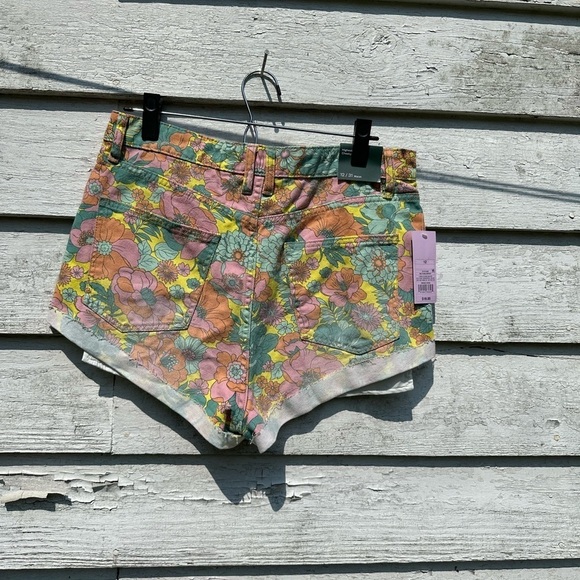 Wild fable Women's Super-High Rise Cheeky Jean Shorts multicolor floral - Picture 6 of 6